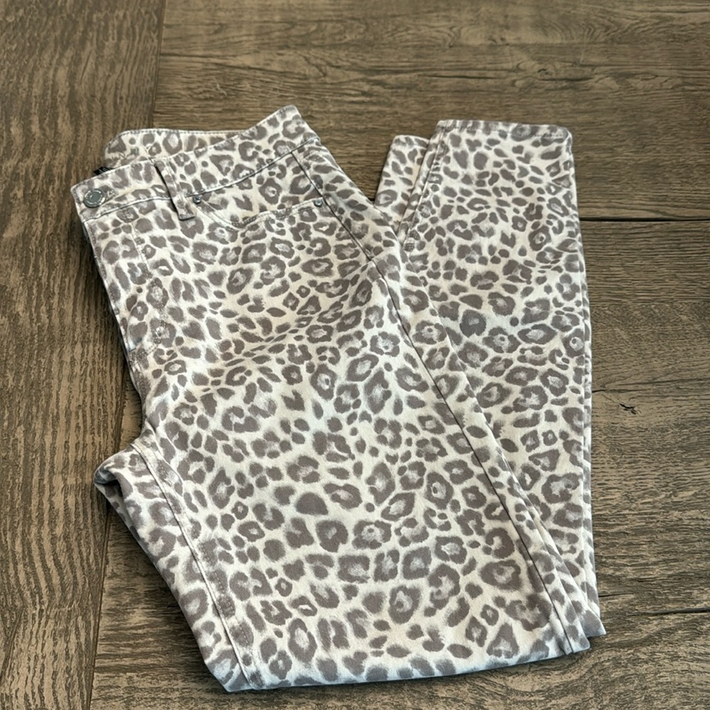 WHBM animal, print jeans EUC